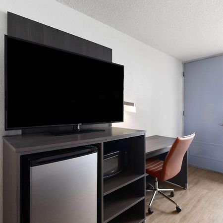 Super 8 By Wyndham Riverside Al 外观 照片