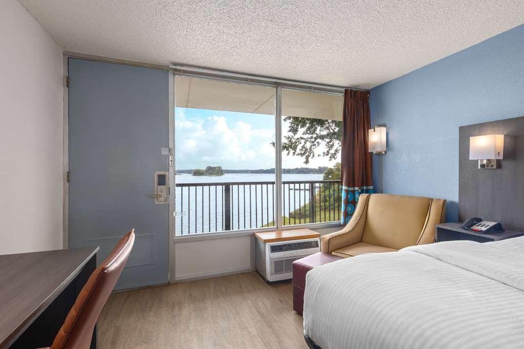 Super 8 By Wyndham Riverside Al 客房 照片